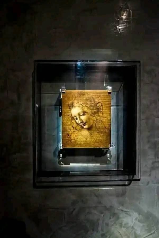 RamellaUgo's tweet photo. Lineamenti dolcissimi,palpebre socchiuse labbra morbide e serrate che vagheggiano un lieve sorriso,volto delicato con una capigliatura scomposta ad arte in ricci mossi. "I moti dell'animo" principio chiave della poetica di Leonardo da Vinci. La Scapigliata 1508 due immagini https://t.co/HgSpArV2ir