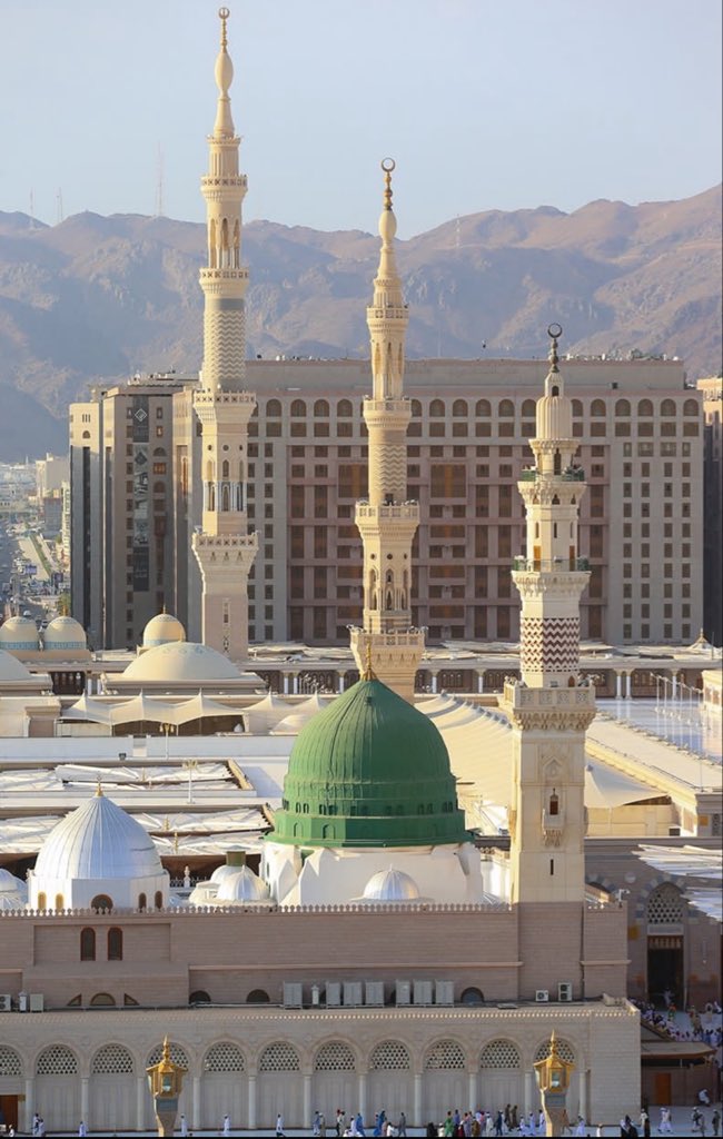 mona3028's tweet photo. لا تستغربوا  على مَن شتمَ عرضَ رسول الله ﷺ، قصفَ مدينةَ رسول الله ﷺ. هؤلاء الحوثيون  احفاد أبرهة الحبشي ، ألأكثر عداوةً للإسلام والمسلمين 
اللهم إنا نستودعك اطهر بقاع الأرض 🇸🇦 https://t.co/w9IBEBAZw7