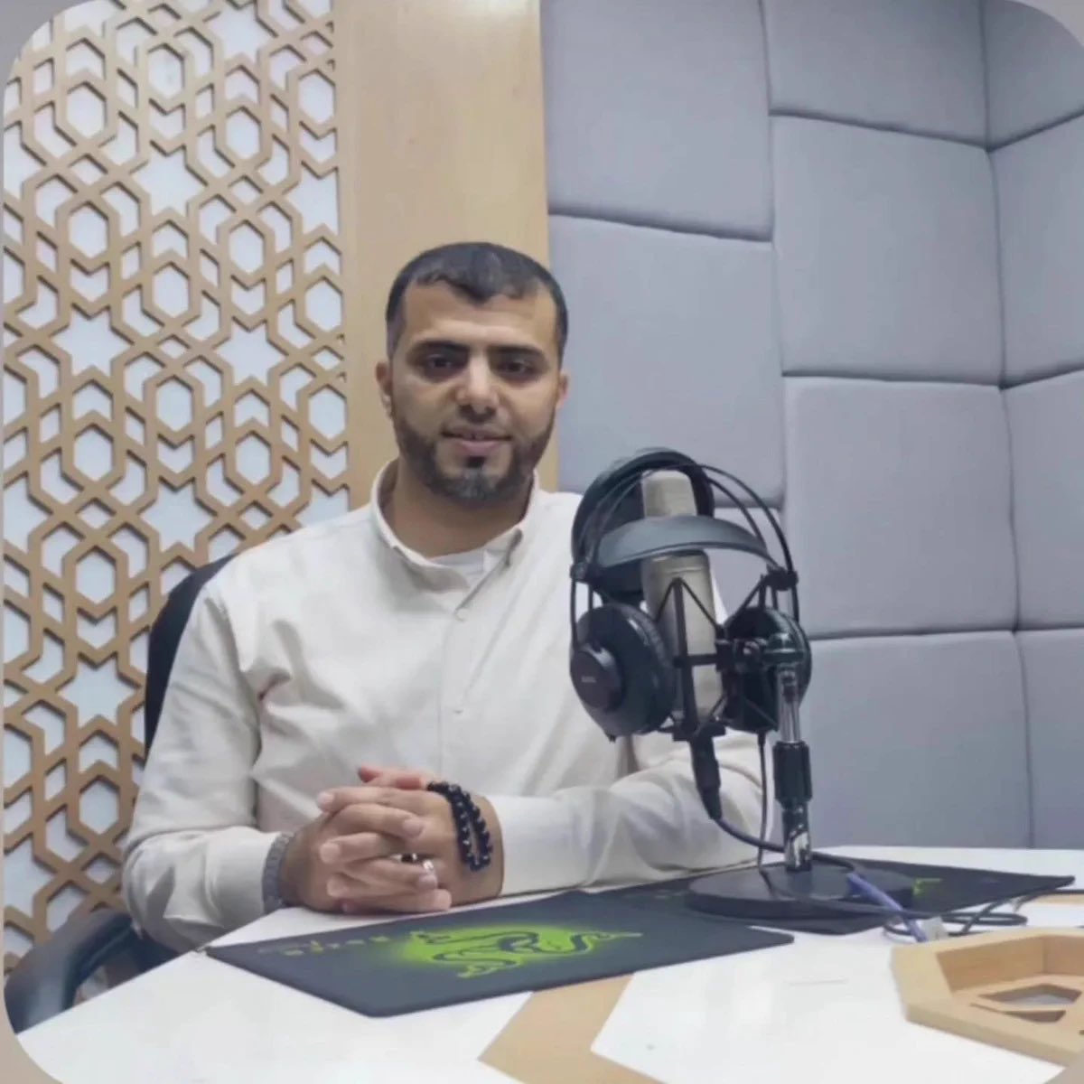 PopBase's tweet photo. 38-year-old Palestinian journalist Mohammed Al-Najjar has been killed by an Israeli strike. 

The Committee to Protect Journalists (CPJ) reports that, as of September 24, 2026, Israel is responsible for the deaths of 241 journalists and media workers since October 7, 2023. https://t.co/5e1Up17kts