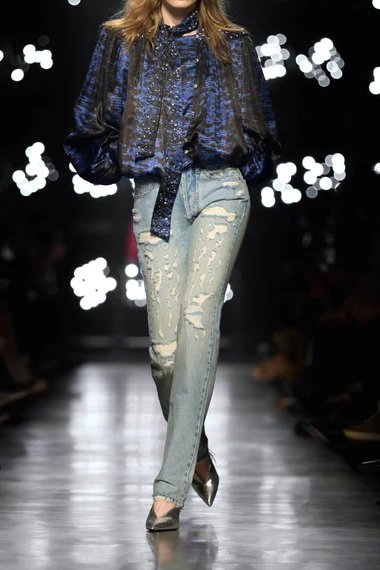 ZhangRuonanPH's tweet photo. 🧥 | Zhang Ruonan wearing Isabel Marant FW26 for PFW
Looking gorgeous 🩵
ZHANG RUONAN ATTENDS ISABEL MARANT PFW
#ZhangRuonan
#ZhangRuonanxIsabelMarant
#IsabelMarantSS27 https://t.co/RH1Lht1p32