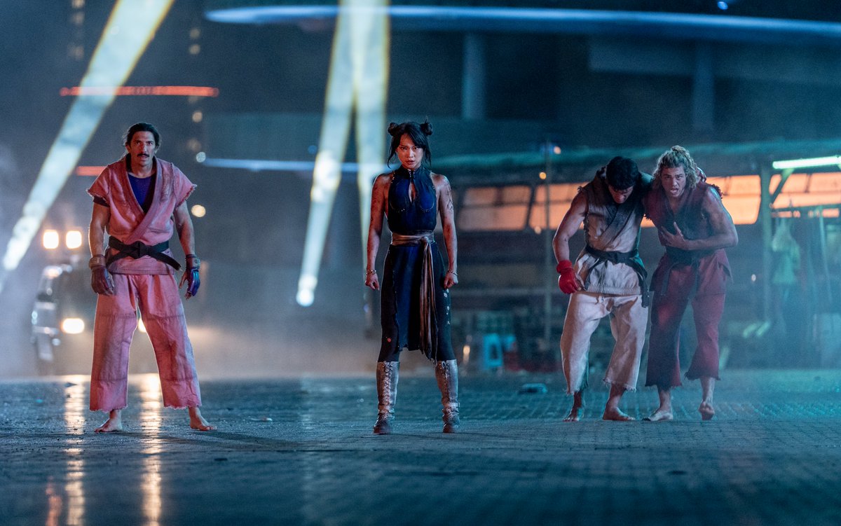 ParamountQuebec's tweet photo. Les plus forts, fiers et terrifiants. 👊À vos billets maintenant pour voir #StreetFighterMovie - Le 16 octobre uniquement au cinéma. https://t.co/4q3xLotvez