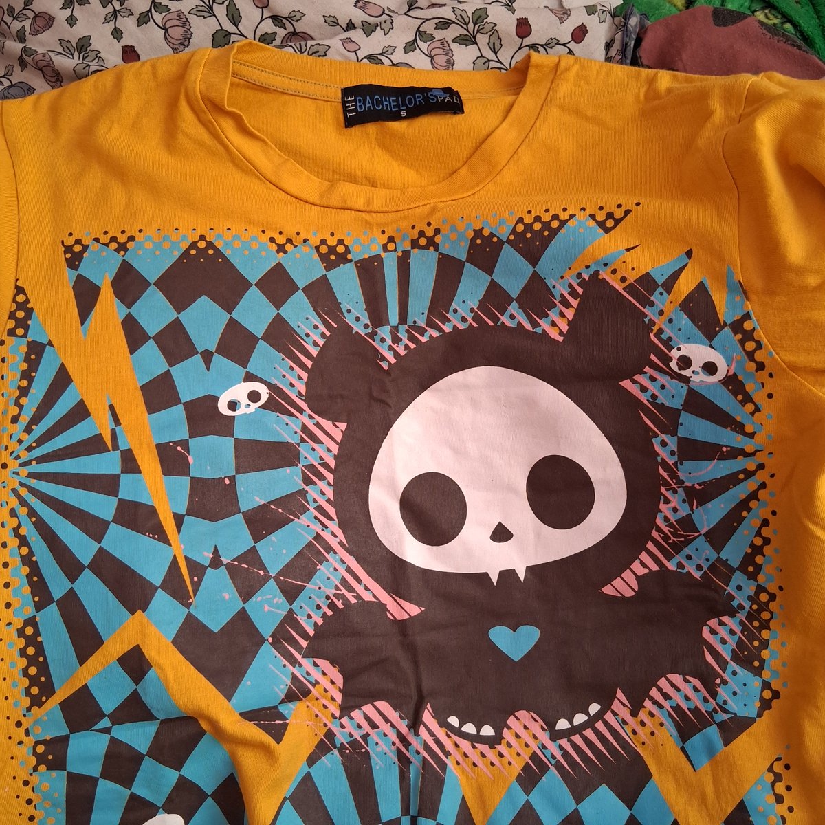 kongoboomz's tweet photo. this shirt is so my sona im so happu https://t.co/zjdtnGgoJk