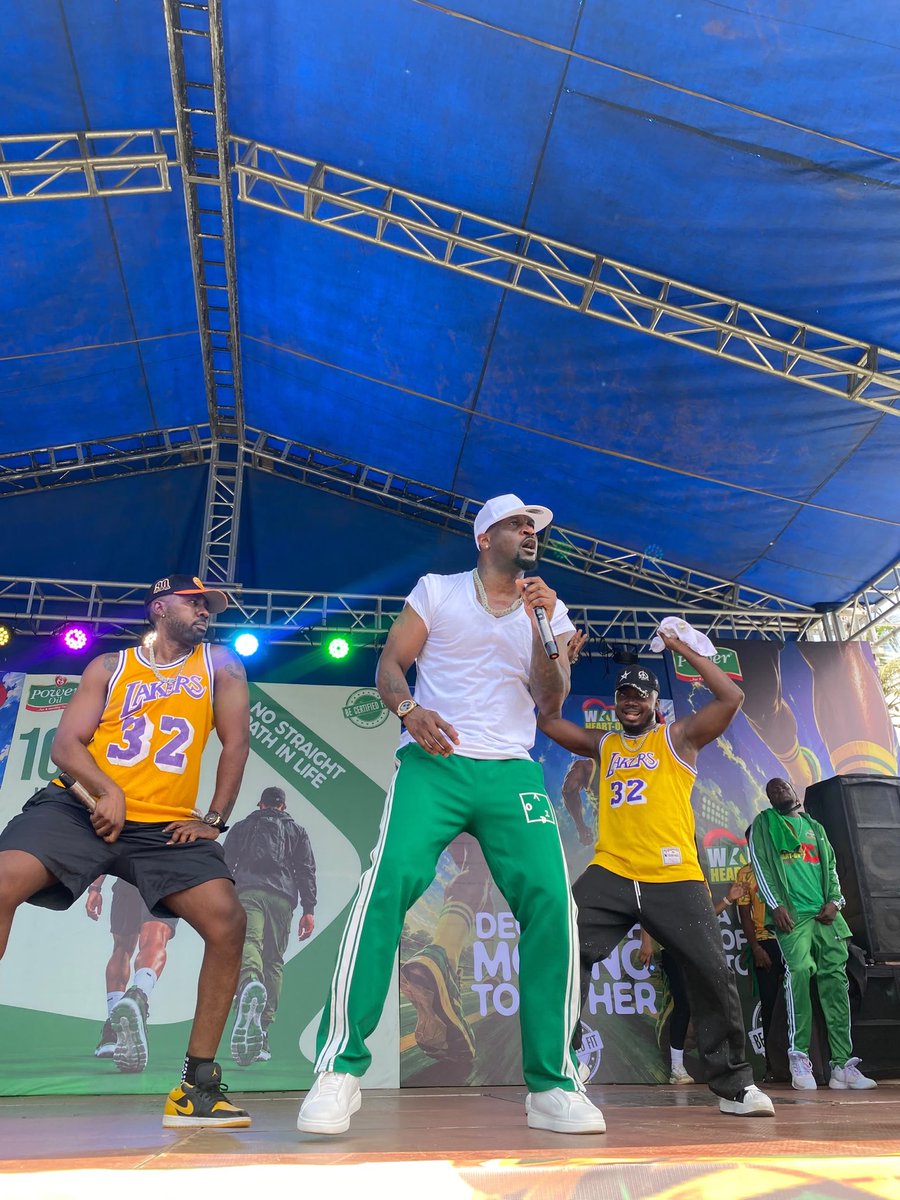 TahKeije's tweet photo. I couldn’t Look away and I genuinely feel sorry for everyone who missed WalkHeartOn 10.0. 😌

You missed the walk, the music, the dancing, the crowd… basically, you missed the whole experience especially Mr. p performing. 

#WalkHeartOnat10 https://t.co/Vcpc4b8HcV