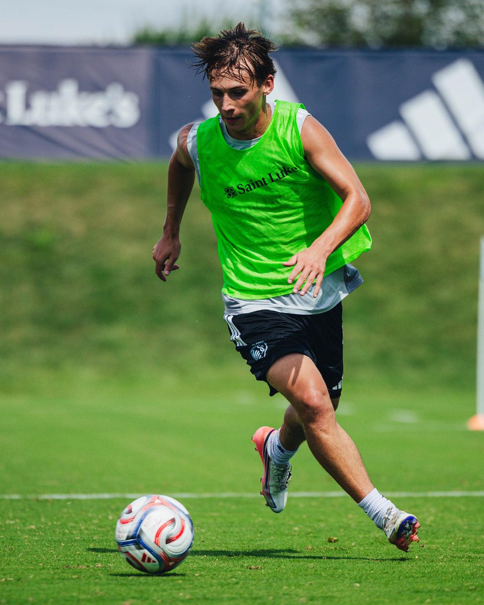 SportingKC's tweet photo. We've signed @SportingKCII defender Alex Cunningham to a short-term agreement ahead of tonight's game in Seattle. https://t.co/VtLJqTaO8Z
