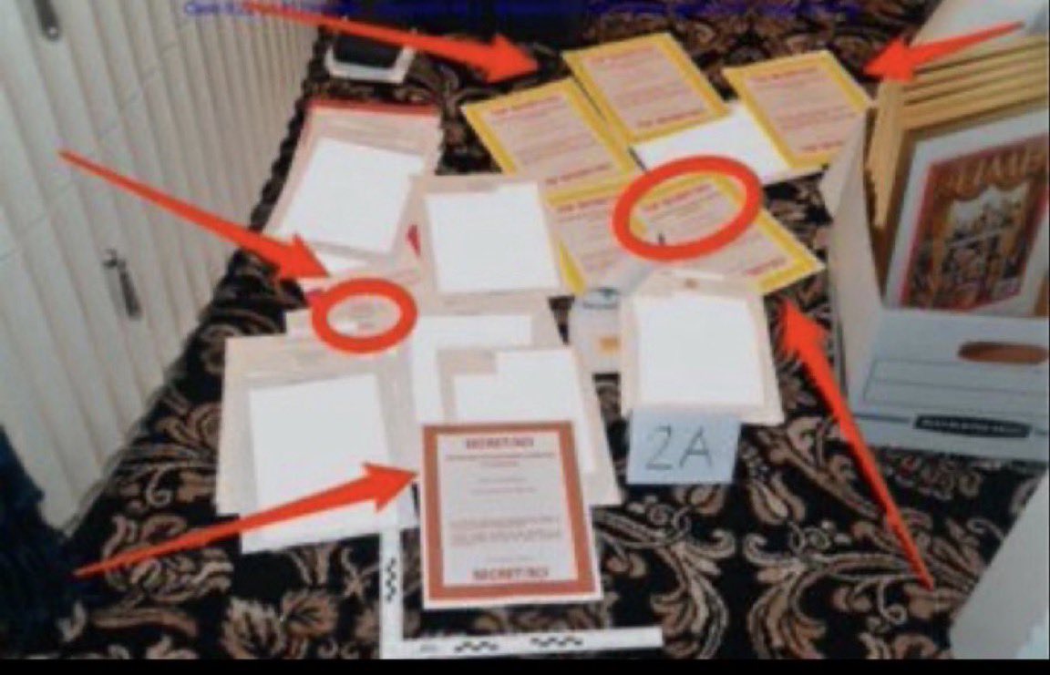 Real_RobN's tweet photo. This 👇👇 here 👇👇

Is a crime, a felony. 

Jack Smith planted evidence to frame the candidate for the 2024 presidency as a means to overthrow the U.S. government. And he got caught. https://t.co/Oj9wc5XNDI