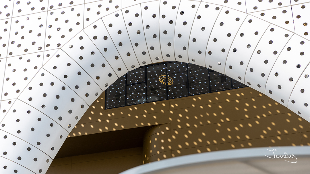 jurius_Photo's tweet photo. Svetová výstava EXPO, ktorá sa konala v Dubaji 🇦🇪 bola pre mňa ako fotografa a fanúšika architektúry veľkou výkladňou skriňou pútavých tvarov, materiálov a farieb.
Priestory  Kazachstanu 🇰🇿 vynikajúco prepojili inovatívnosť s históriou a aj prvkami hostiteľskej krajiny.  #jurius https://t.co/ven3Z4igTe