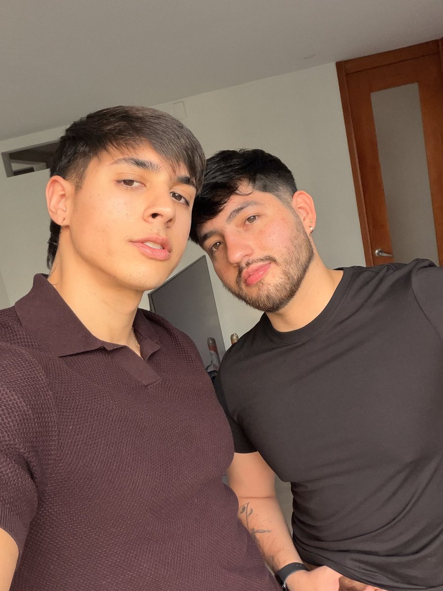 Leoexclusive's tweet photo. Which one? 1 or 2?🍑🔥 https://t.co/bo4ZN10yCV