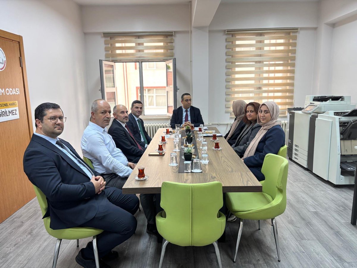 OdmTrabzon's tweet photo. Ölçme, Değerlendirme ve Sınav Hizmetleri Genel Müdür Yardımcısı Sayın Umut Erkin TAŞ, Trabzon Ölçme Değerlendirme Merkezi Müdürlüğüne ziyaret gerçekleştirerek bakanlık ve kurumumuz çalışmaları hakkında bilgi alışverişinde bulundu.
@mebodsgm
@erdalkilinc27
@hasan_uygun91
@Trabzon_MEM