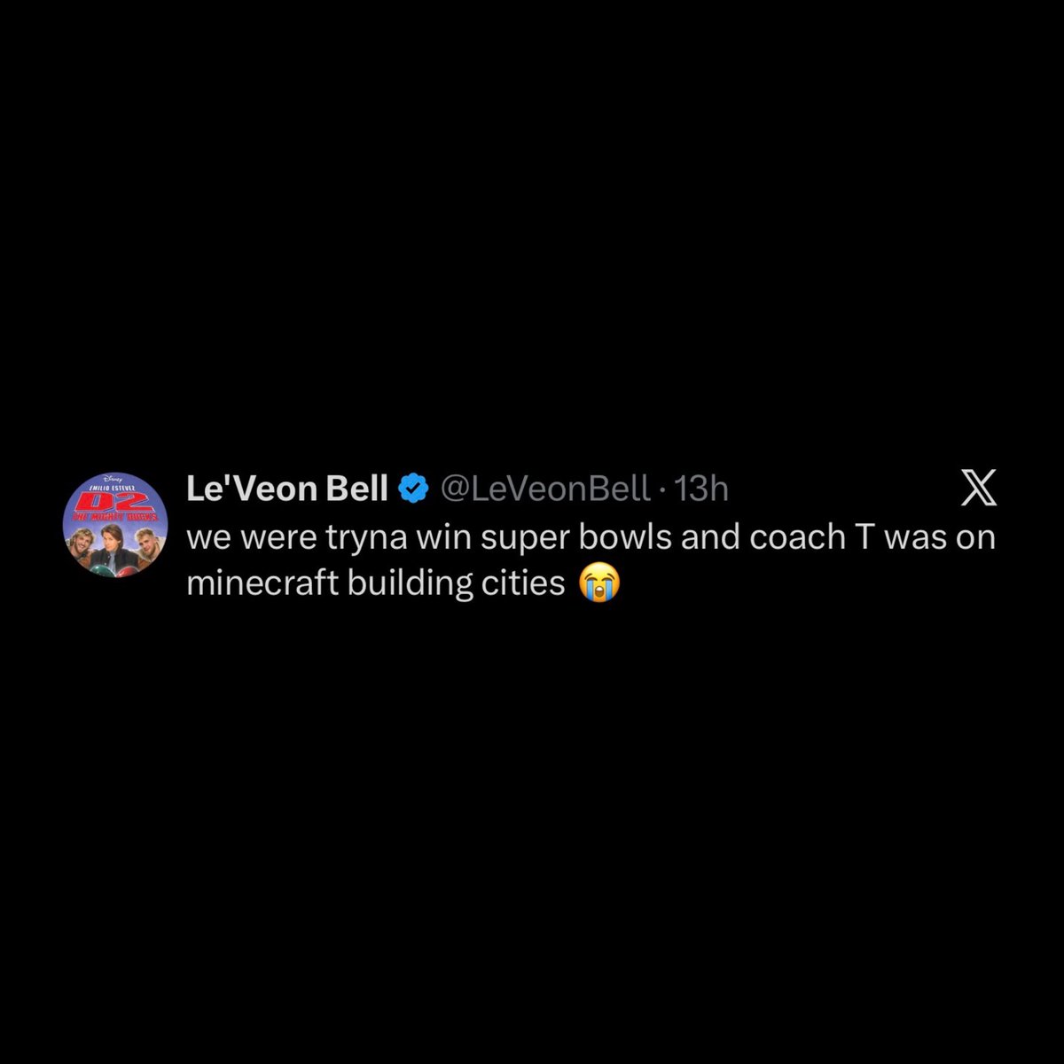 scubaryan_'s tweet photo. former Steelers star RB, Le’Veon Bell, reacts to coach Mike Tomlin’s Minecraft City that took 12 years to build 😭💔

“we were tryna win super bowls and coach T was on minecraft building cities” https://t.co/juOShwx9F1