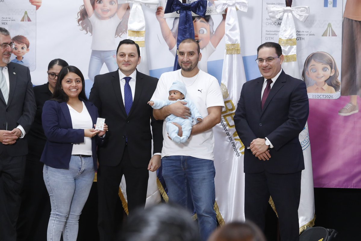 mingobguate's tweet photo. En el marco de la conmemoración del #DíaDelNiño, el @renapgt presenta el Documento Personal de Identificación de Menores de Edad, que será emitido para identificar a niñas, niños y adolescentes de 0 a 17 años. La primera emisión del #DPIME será gratuita. https://t.co/SQ5VOLE3TG