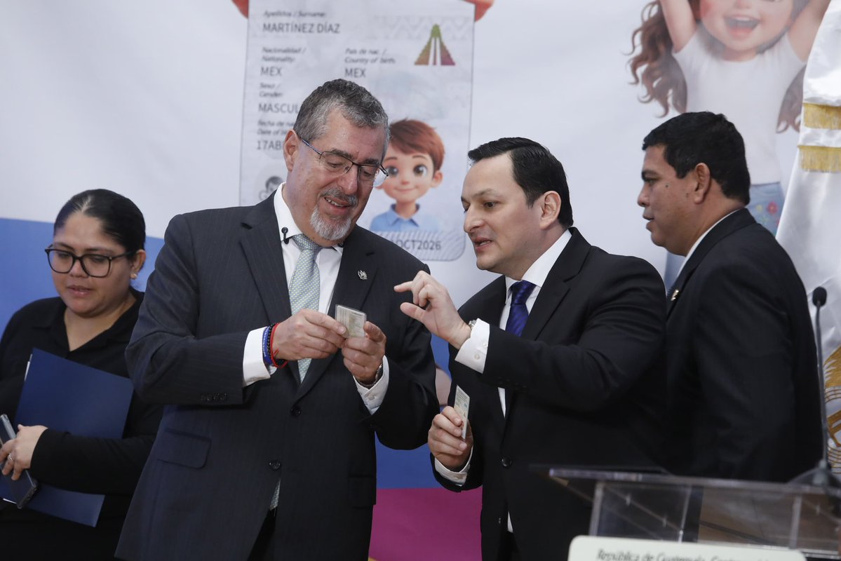 mingobguate's tweet photo. En el marco de la conmemoración del #DíaDelNiño, el @renapgt presenta el Documento Personal de Identificación de Menores de Edad, que será emitido para identificar a niñas, niños y adolescentes de 0 a 17 años. La primera emisión del #DPIME será gratuita. https://t.co/SQ5VOLE3TG