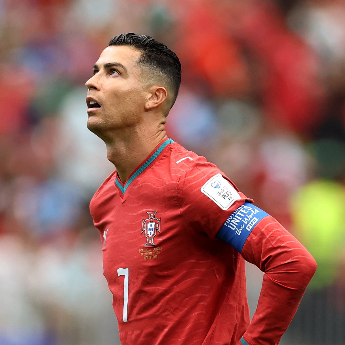 TouchlineX's tweet photo. 🚨🗣️ 𝗡𝗘𝗪: Thierry Henry on the Cristiano Ronaldo situation:

“It’s NOT for me to judge how it ends.”

“I’m talking about the PLAYER, what he has done and what he represents. I like to highlight his mentality, his OBSESSION with football and records.”

“Without those obsessions, we would NEVER have seen the player he became.”

“We experienced EXTRAORDINARY things with him.”

“I have HUGE RESPECT for him. Just like I do for Messi.”