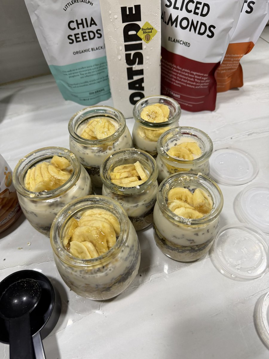 MaeAlvarezz's tweet photo. Banana walnut overnight oats 🍌🥣 https://t.co/1K3rc5Rxg2