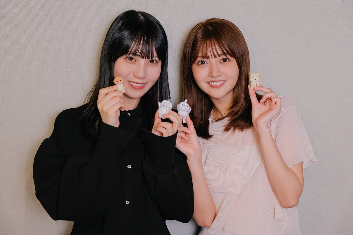 hinatazaka46's tweet photo. 本日10月2日(金)11:30〜放送の
TOKYOFM「ローソン presents 日向坂46のほっとひといき！」に

#山下葉留花 #松尾桜 が出演いたします📻✨

ぜひお聴きください🍵
https://t.co/0UhwKWcC4b

#ローソン
#ほっとひといき
#日向坂46 https://t.co/uDvNPV3RtE