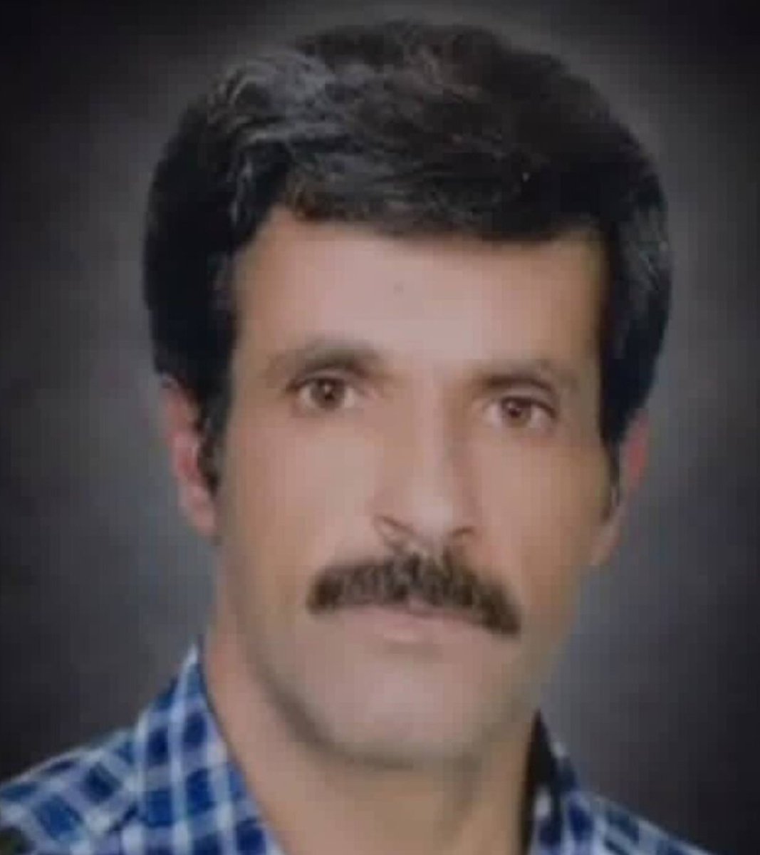 Sssccpp's tweet photo. آن شب به فرزندش گفت؛ «من برای شما می‌روم، شاید برای شما درست شود.»
۱۹ دی رفت و دیگر برنگشت. برای ما رفت، فراموشش نکنیم
#اکبر_جمشیدی https://t.co/nP57c0RuLF