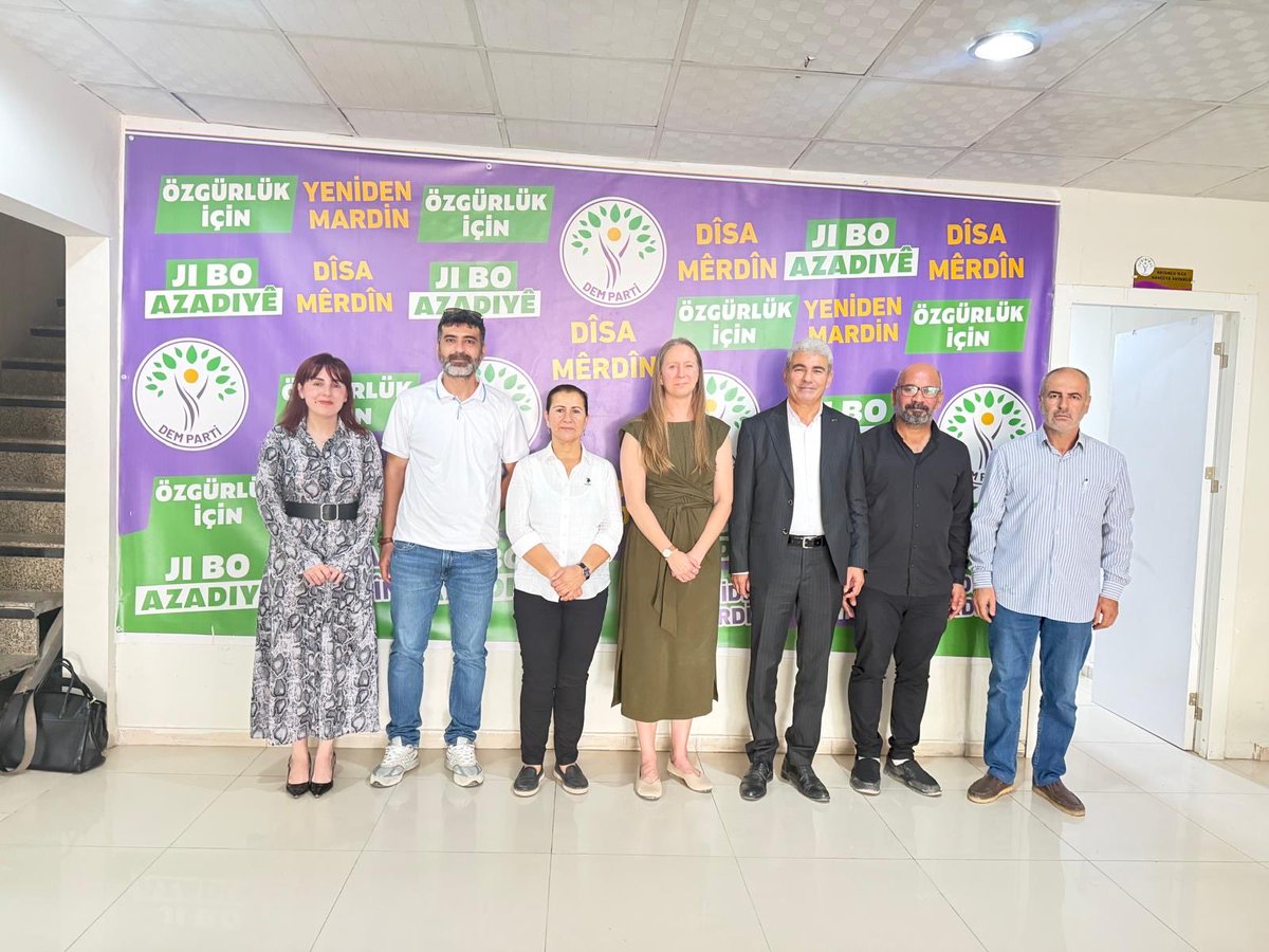 demmardin's tweet photo. ABD Adana Konsolosluğu Siyasi İşler Müdürü Sayın Minta Brodzinski il örgütümüzü ziyaret etti. Yapmış olduğumuz görüşmede barış ve demokratik toplum sürecinin gidişatı ve bunun ekonomiye etkisine kadar bir çok konuda bilgi alışverişinde bulunduk. ziyaretleri için teşekkür ederiz https://t.co/zP2JhmjmVr