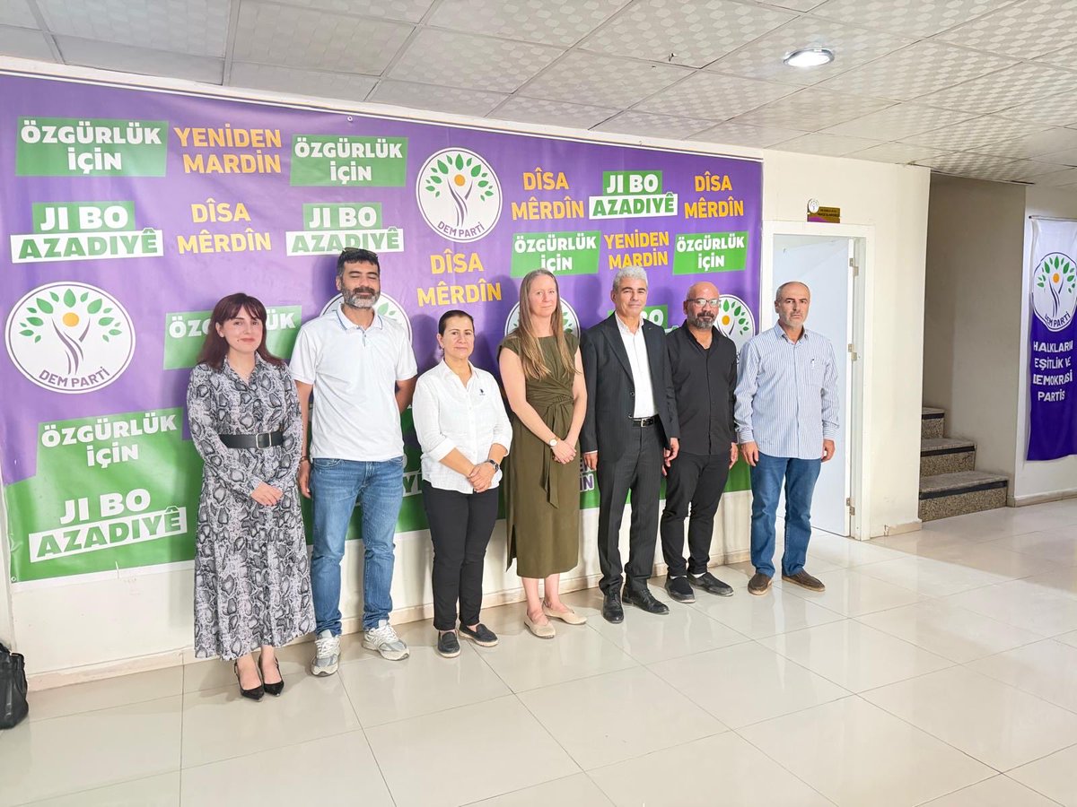 demmardin's tweet photo. ABD Adana Konsolosluğu Siyasi İşler Müdürü Sayın Minta Brodzinski il örgütümüzü ziyaret etti. Yapmış olduğumuz görüşmede barış ve demokratik toplum sürecinin gidişatı ve bunun ekonomiye etkisine kadar bir çok konuda bilgi alışverişinde bulunduk. ziyaretleri için teşekkür ederiz https://t.co/zP2JhmjmVr