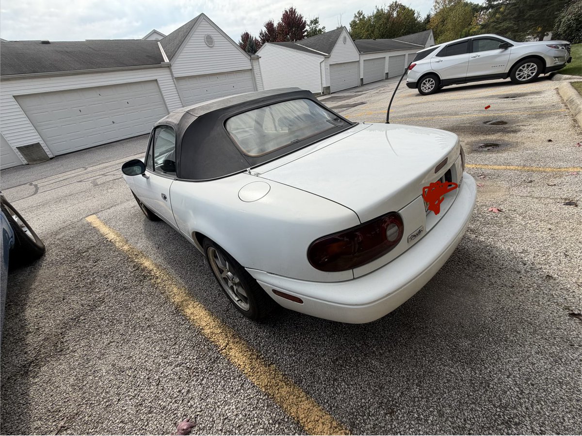 YourWaifu's tweet photo. One of the best parts of driving a tiny car in the age of SUVs is that you can park like shit and still be completely within the lines https://t.co/UjdJdb8aEx