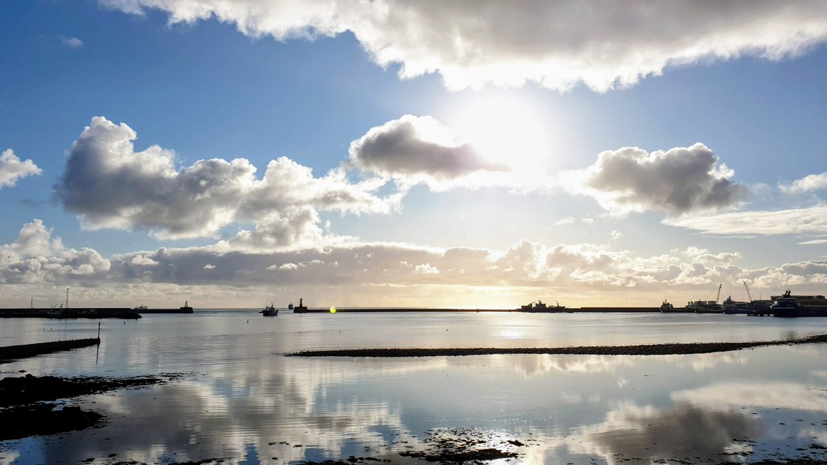 PeterheadTrail's tweet photo. What a gorgeous reflection on the sea in Peterhead Bay 😍
See this for yourself as you explore the Peterhead Trail.
https://t.co/snHQnSXnIQ
#PeterheadTrail #Peterhead #VisitABDN #Aberdeenshire #VisitScotland https://t.co/7SBQc1Mdko