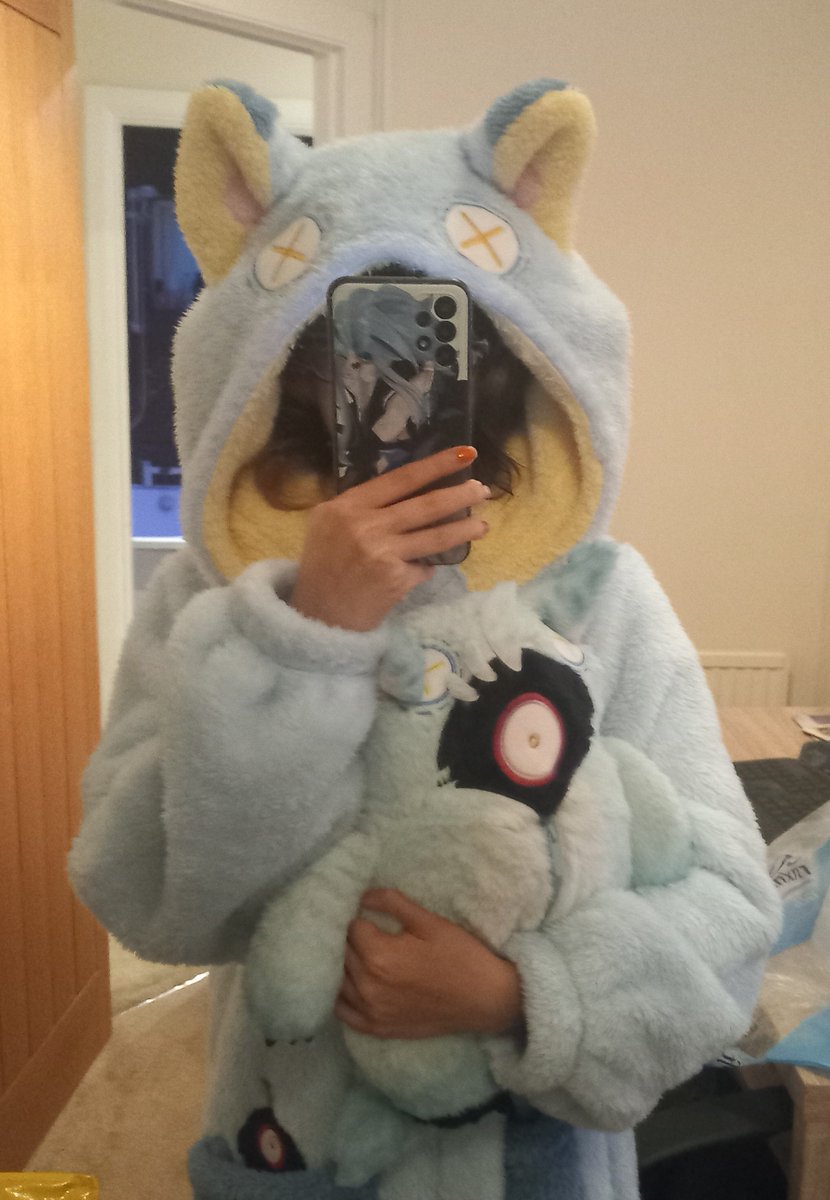 lesbianzandik's tweet photo. What do you mean the fit is not hard https://t.co/2xhNX5Tgg5