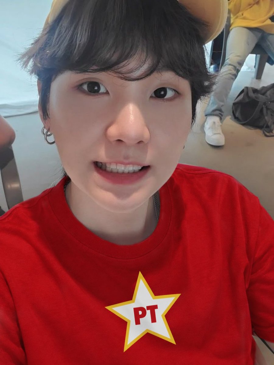 boyinluvmin's tweet photo. yoongi petista https://t.co/xvauU2u2p2