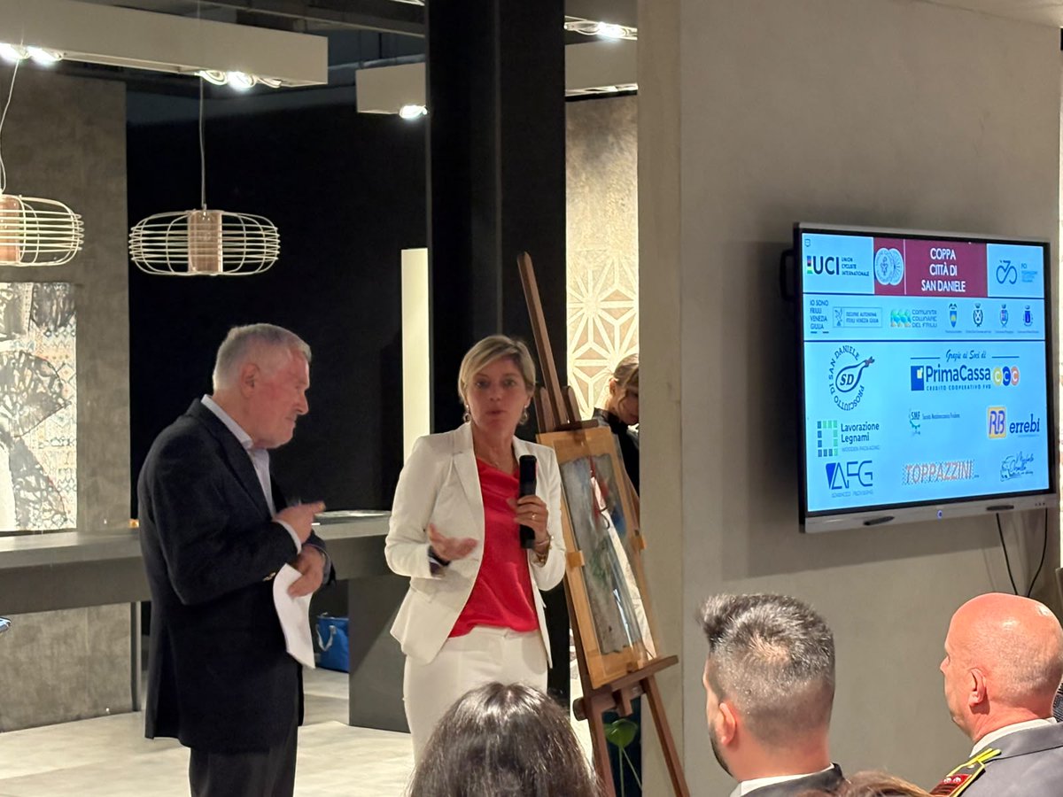 regioneFVGit's tweet photo. "La Coppa Città di San Daniele è un patrimonio sportivo del #FVG, ma anche una straordinaria occasione per valorizzare e far conoscere il nostro territorio". Così @barbara_zilli alla presentazione della manifestazioni sportive dell'Asd Uc Sandanielesi.
👉https://t.co/XU73U72Bpg https://t.co/XPMVEK4KKF
