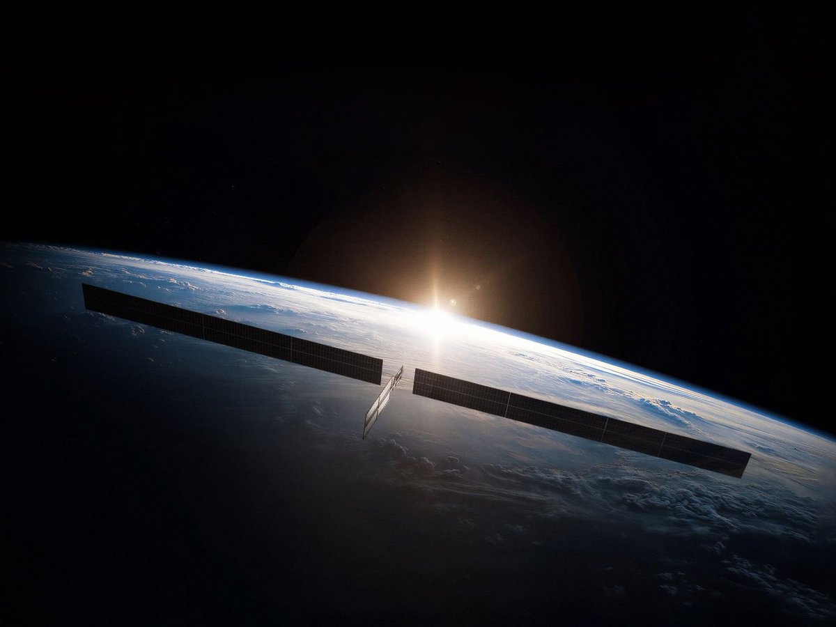 herbertong's tweet photo. Elon says each @SpaceX Star Mind spacecraft will have over 250 kW of solar power. That's about 20% more than the entire ISS. 

At that size, it's about 4,000 spacecraft per gigawatt.

SpaceX's FCC filing covers up to 1 million of them. Fill that out and you're looking at roughly 250 GW of solar-powered compute in orbit.

The ISS was a one-off. Starmind is a production line.

$SPCX