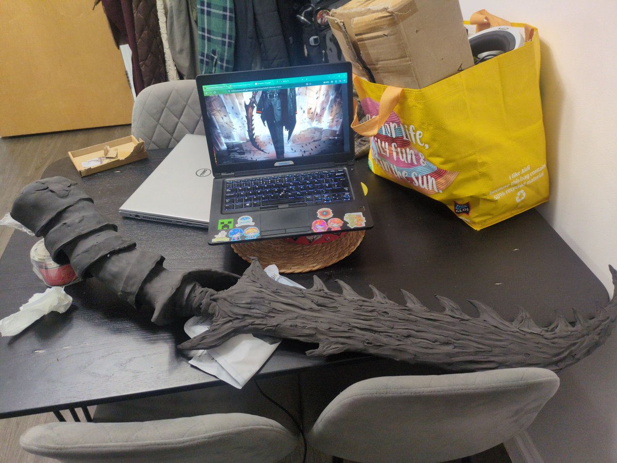 LlamasWithDice's tweet photo. PROGRESS ON MY CHUD GREGOR ARM RAAAA https://t.co/mPX6fPGRVJ