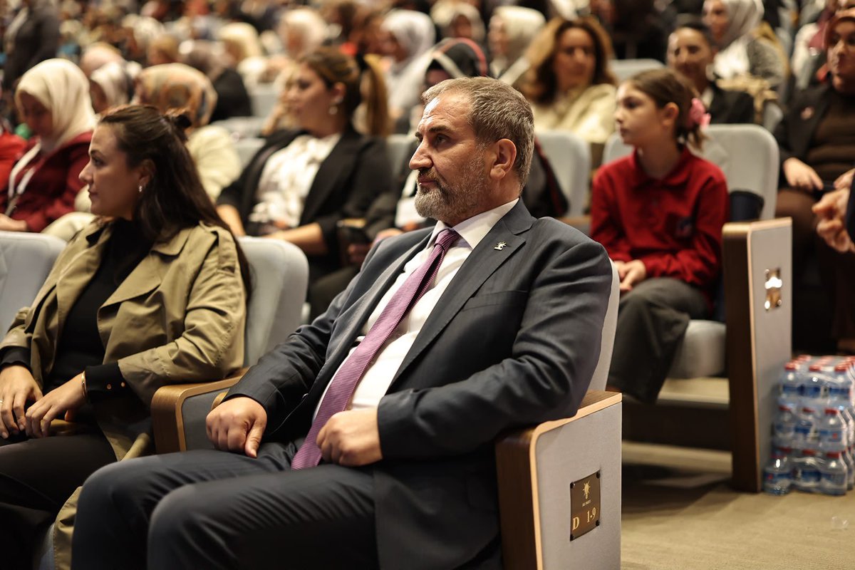 mustafasenbd's tweet photo. Genel Başkanımız ve Cumhurbaşkanımız Sayın @RTErdogan’ın teşrifleriyle gerçekleştirilen İstanbul İl Kadın Kolları Mahalle Başkanları İstişare ve Değerlendirme Toplantısına katıldık.

Mahalle mahalle, sokak sokak bu kutlu davanın bayrağını dalgalandıran kadın kollarımızın her bir mensubuna fedakar çalışmaları için şükranlarımı sunuyor, toplantının hayırlara vesile olmasını diliyorum.