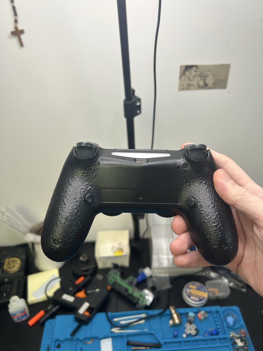 Vinscontroller's tweet photo. Marius board m4 3pin
All black build
Js13pro
2 back buttons
Mouse trigger/bumper
Leadjoy magic cap https://t.co/fT4RVJdw74