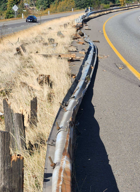 wsdot_tacoma's tweet photo. Expect slow going on SR 16 WB approaching the Purdy/Key Center exit today. We're out doing some emergency guardrail repairs. The work has to be done ASAP for safety, otherwise we would wait for a time with lower traffic volumes. Real time travel info at https://t.co/HUGa1WTJfY https://t.co/v7ItNbm5rf