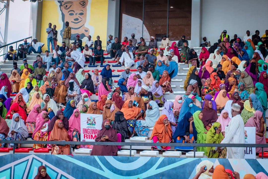 hadiza1324's tweet photo. Keeping Kaduna Clean, Healthy and Beautiful. New Operation Tsapta recruits undergo screening and orientation for effective service. https://t.co/h9PnnUj8kX