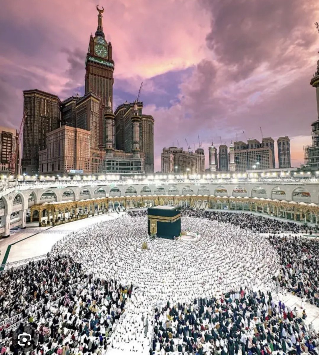 1SMi_'s tweet photo. — #الحوثي_يستهدف_مدينه_الرسول 🚨

استهداف المشاعر المقدسة مكة المكرمة او المدينة المنورة هو امر مرفوض لايقبله اي مسلم على هذا الكوكب 🌎🕋

مكة والمدينة هي قبلة المسلمين ومهوى أفئدتهم، أمنها وحرمة مقدساتها مسؤولية لا تقبل المساومة اطلاقًا

استهداف العدو لها وتهديد أمنها يتجاوز حدود المكان ليمس مشاعر المسلمين في أنحاء العالم، فهم لم يخالفون القانون الدولي وحقوق الانسان فقط بل ابعد من ذلك بكثير..

ما يحدث هو انتهاك جسيم لحرمتها ومكانتها امام العالم ولذلك يستوجب الإدانة العالمية والرفض والحد منها

اسأل الله العظيم ان يحفظ بلادنا وان يديم علينا الامن والامان يارب العالمين 💚🇸🇦