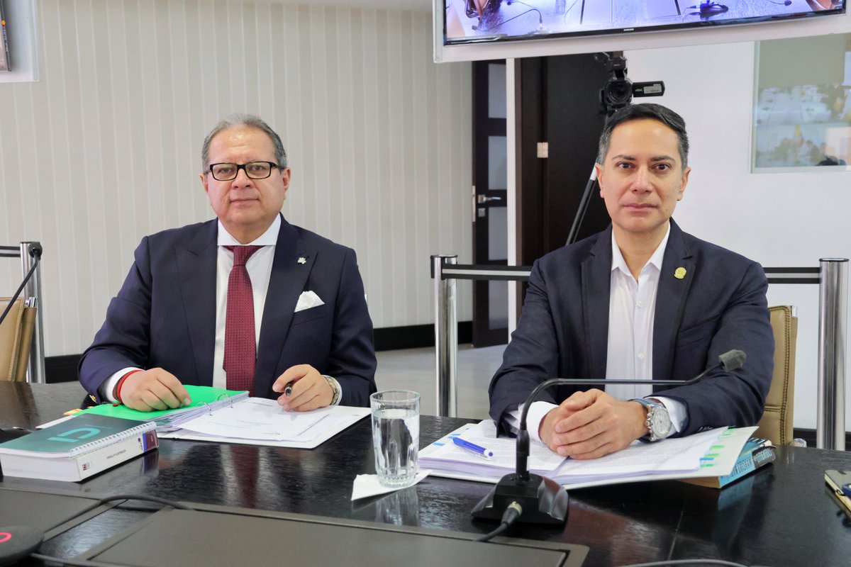 CJudicaturaEc's tweet photo. 🔴 EN VIVO | Sesión Ordinaria Nro. 146-2026

👥 La presidenta del @CJudicaturaEc, Mercedes Caicedo Aldaz (@mechascaicedo), instala la sesión convocada para este 1 de octubre de 2026, con la participación de los vocales @_AlfredoCuadros, @FabianFabara y @DamianLarcoG.

#JusticiaConIndependenciaCJ ⚖️