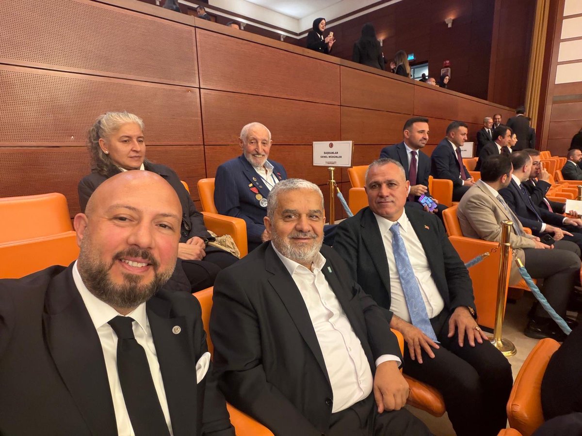 MehmetGungor073's tweet photo. Türkiye Büyük Millet Meclisimizin 28. Dönem 5. Yasama Yılı Açılışı münasebetiyle, TBMM Başkanımız Sayın Numan Kurtulmuş’un nazik davetleri üzerine, Güvenlik Korucuları camiamızı temsilen Gazi Meclisimizde bulunduk.

Millet iradesinin tecelligâhı Gazi Meclisimizin yeni yasama yılının ülkemize ve aziz milletimize hayırlara vesile olmasını temenni ediyor; kıymetli davetleri ve misafirperverlikleri dolayısıyla TBMM Başkanımız Sayın Numan Kurtulmuş’a camiamız adına şükranlarımı sunuyorum.

Mehmet Güngör
Anadolu Güvenlik Korucuları Ve Şehit Aileleri Konfederasyonu Genel Başkanı @TBMMresmi  @NumanKurtulmus
