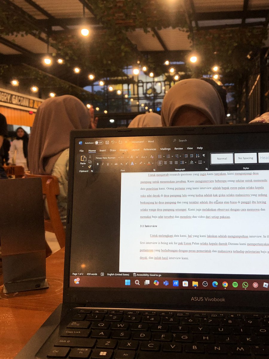 lyshverse's tweet photo. back when kuliah smpe jam 5 trus lanjut nugas smpe di bawa ke gacoan, udh gtu pulang nya berantem sama pungli parkir gacoan dengan keadaan drained😭 https://t.co/krjiwq9Gjy