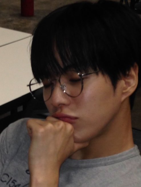 yjashblu's tweet photo. I like when he does it like that 
(⚈ 〰️₍⚈) https://t.co/hYS0DKCF6M