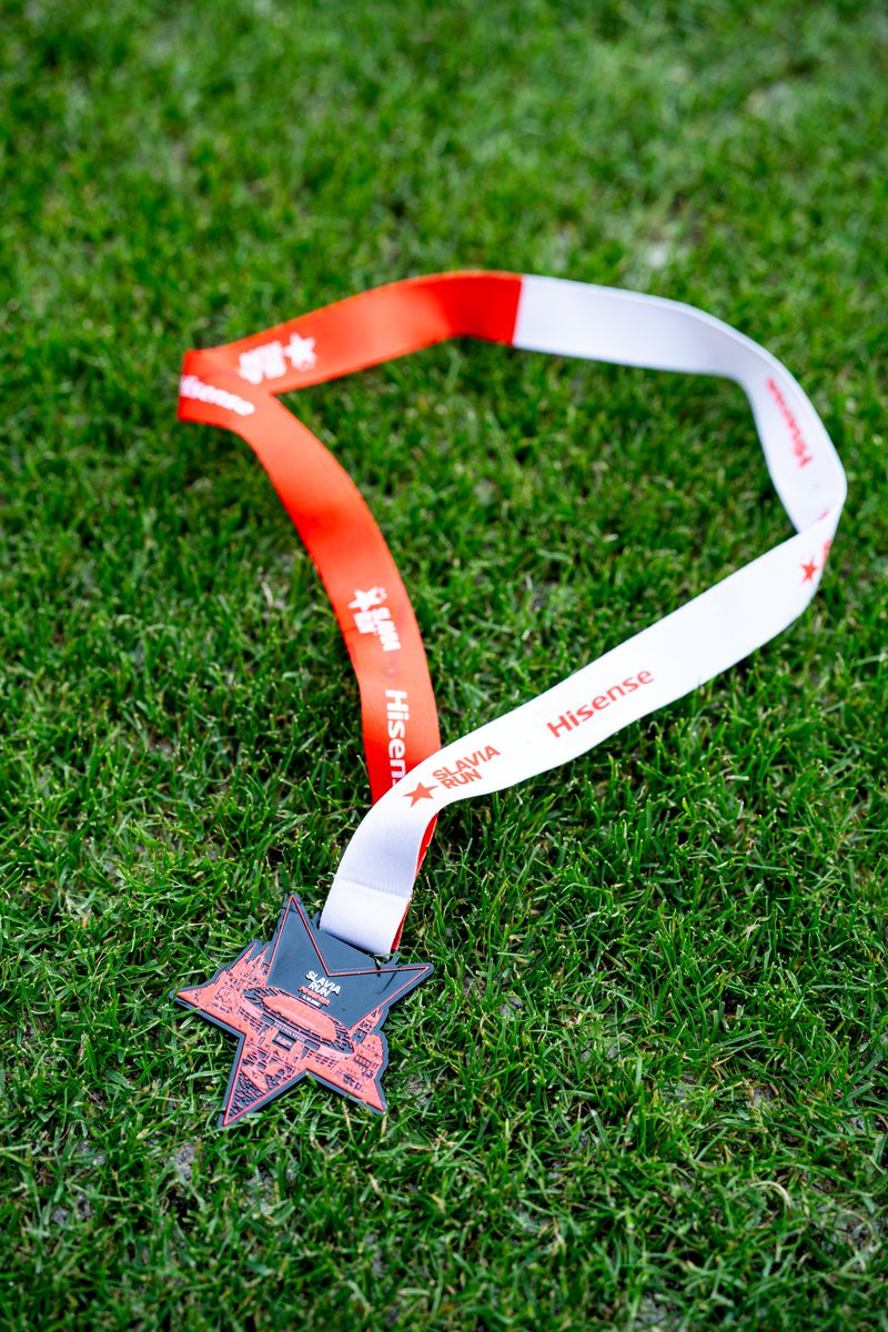 slaviaofficial's tweet photo. 🥇🏃‍♂️‍➡️ V neděli vybíháme

Takhle vypadá medaile pro všechny finishery Slavia Run powered by Hisense. Jak se vám líbí? 👀 https://t.co/wb8MsySPIL