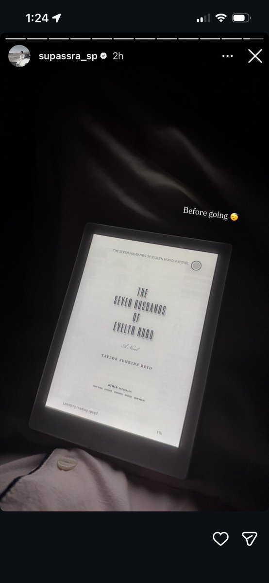 thebky_LS's tweet photo. อร้่าายยย พี่เก้าอ่าน the seven husbands of evelyn hugo เป็นแซฟฟิกหนังสือที่ชั้นอ่านรวดเดียวจบ  ชั้นชอบตัวละครซีเลียในเรื่องมากๆ 🥺🥺 https://t.co/Vn0CVVTXAx