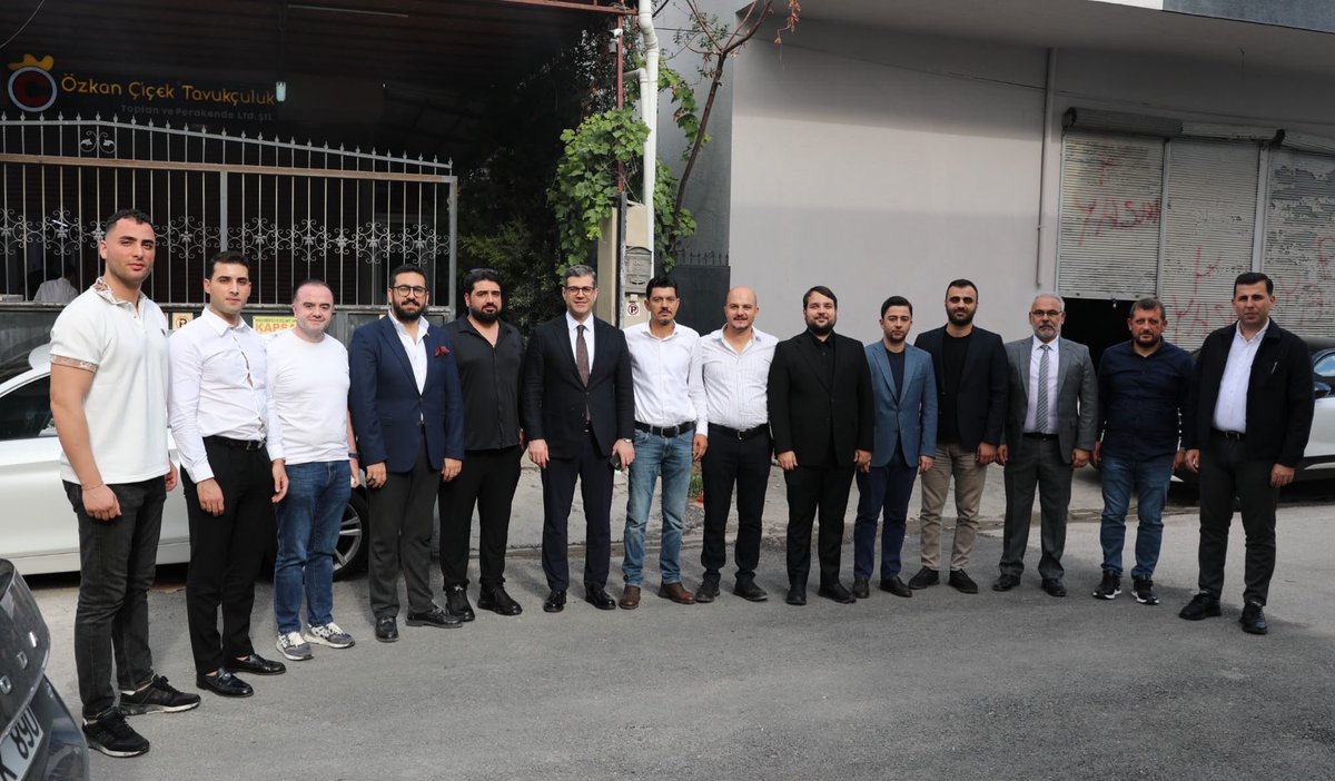 avmustafaozkan's tweet photo. Özkan Çiçek Tavukçuluk Ltd. Şti. sahibi Özkan Çiçek’i ziyaret ederek bir araya geldik.

Nazik ev sahipliği ve samimi sohbeti için Özkan Çiçek’e teşekkür ediyorum. 

@omerrcelik @abuyukgumus @yahyacelik_ @ozmehmetemin https://t.co/nl07RTcOG2