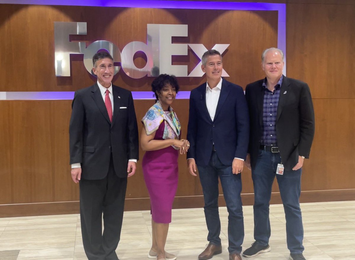 RepDavidKustoff's tweet photo. Last night, I had the opportunity to meet with @USDOT Secretary @SecDuffy at the @FedEx World Hub in Shelby County.

The Frederick W. Smith International Airport is a logistics hub for businesses across the globe, with millions of packages moving through Memphis every day. FedEx's operation is a testament to the role Memphis plays in serving businesses and consumers worldwide.

I am glad Secretary Duffy was able to visit Memphis and the FedEx World Hub.