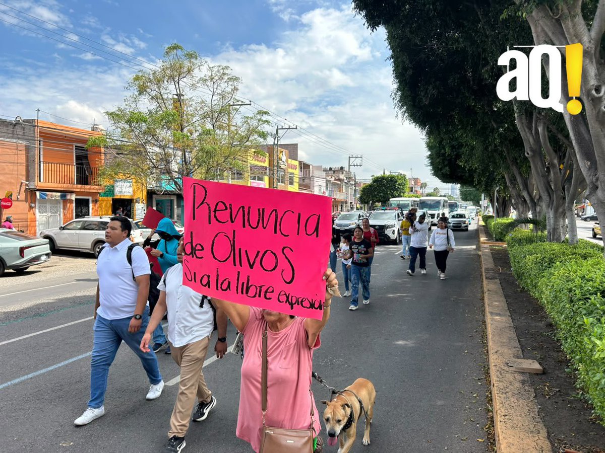 AlertaQro's tweet photo. 🗣️🧑⚕️Trabajadores del #IMSS en Querétaro exigen eliminación de AFORES y aumento salarial
📌👉Los integrantes del Sindicato Nacional de Trabajadores del Seguro Social de la sección 23, también piden la destitución del Secretario General.⤵️
https://t.co/qbLMmBeRsk https://t.co/GxF4S6DST0