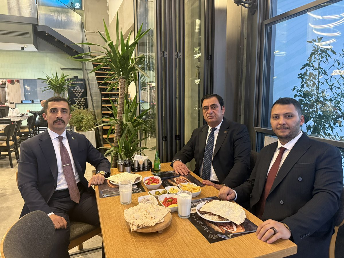 OsmanKayan63's tweet photo. İzol Aşireti lideri, kıymetli ata dostu Medeni İzol amca  ve değerli dostum Av. Muhammed Oğuz İsmailoğlu ile Ankara’da akşam yemeğinde bir araya geldik. Samimi sohbetin ve dostluğun güzelleştirdiği bir akşamdı.
Muhabbetimiz daim olsun.

@MEDENIIZOL 
@o_ismailoglu63 https://t.co/M7lVlLpy2L