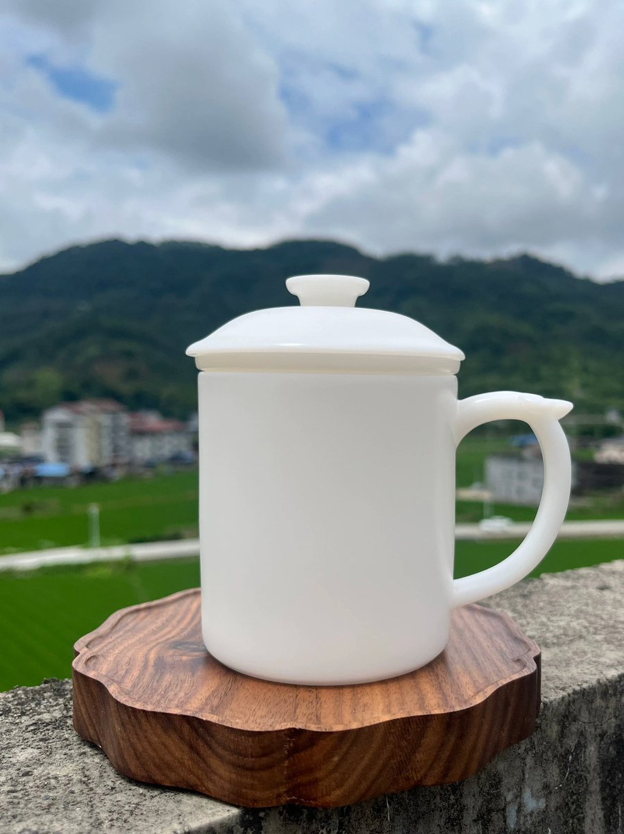 m_deldri_14_a87's tweet photo. This cup is chosen from the best ones I've picked, bringing a nice feel during leisure time. https://t.co/NBszCnGnud