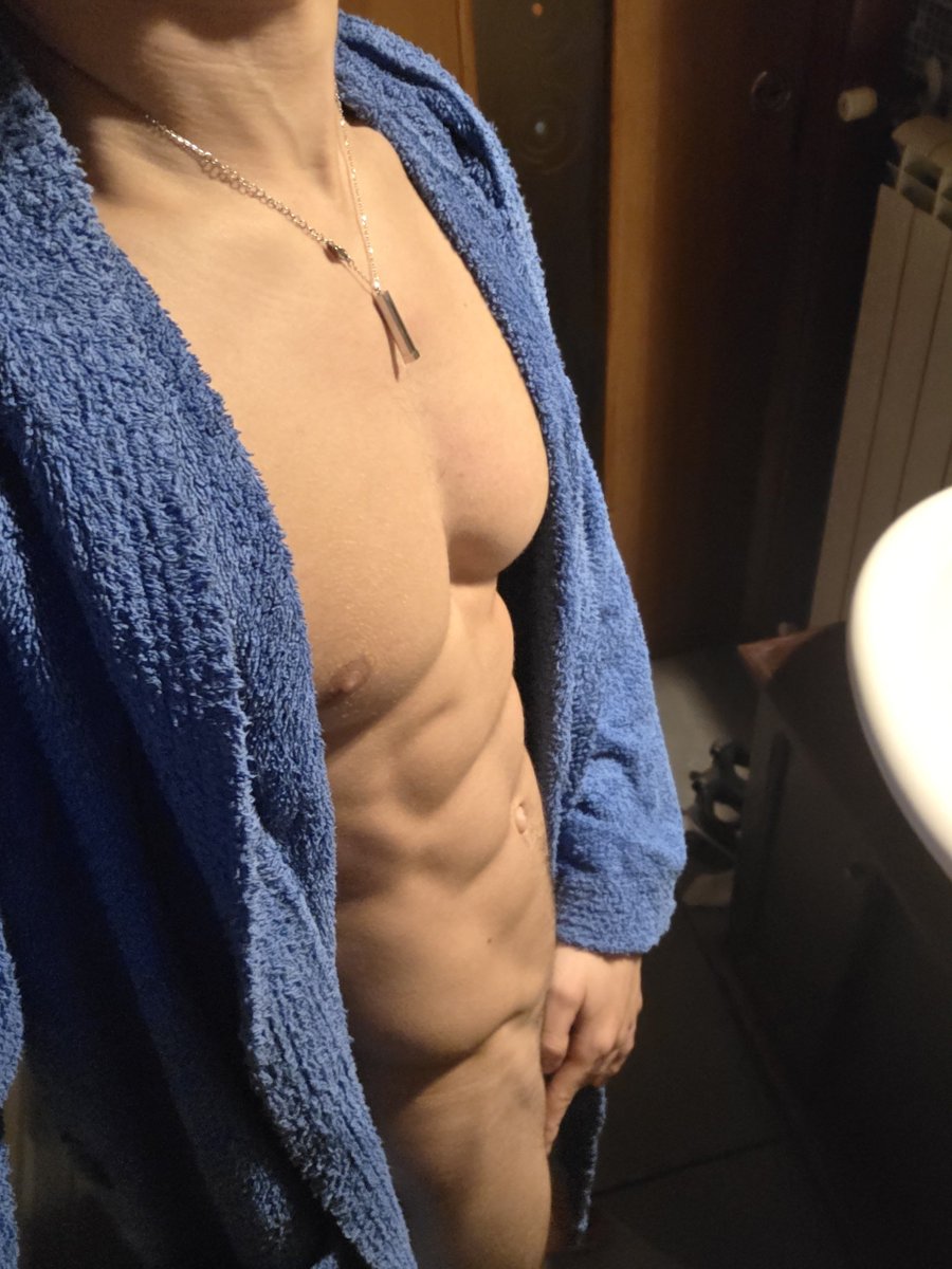 giovabu49913's tweet photo. Vieni a venerare questo corpo divino
#abs #goon #findom https://t.co/ojd5xWhTCb