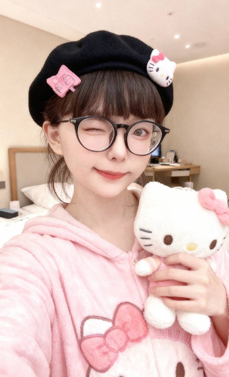 casey87ja8's tweet photo. 有没有男生相互加V的？？？   

 我都是来着不拒的 不要🚪 啊啊啊啊 https://t.co/iu2bGukFkW