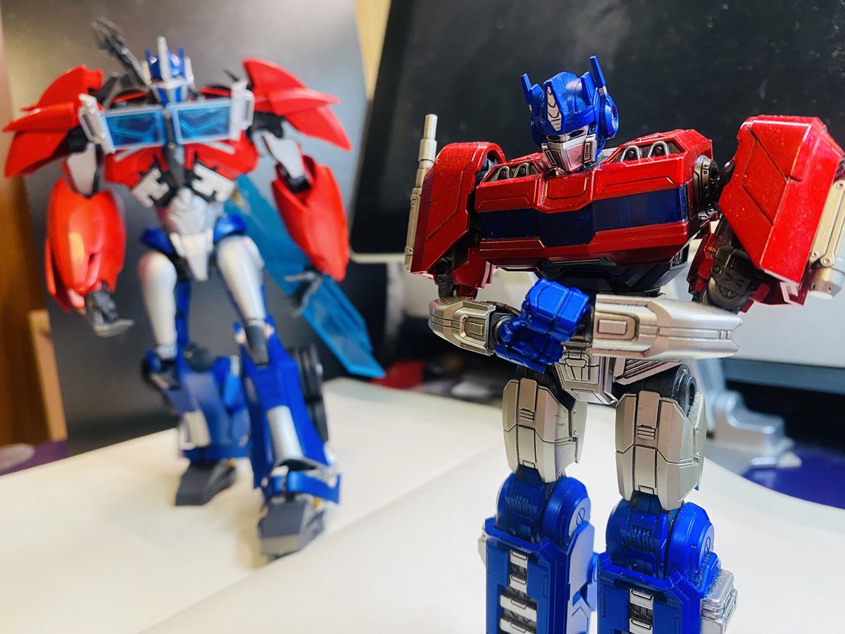 Crazylife_1997's tweet photo. ［收到了！］
TFP OP +ONE OP

來拍拍很想看MATRIX的無齒輪後輩和溫柔關心的前輩！👏
（其實是因為One寶寶剛好在我手邊www

我家ONE寶寶的初始配件被我收起來了，請大家自動帶入無齒輪奧奧🤣

原本想拍奧奧摸領導模塊，但我好累🫠
#AllOP https://t.co/0XCaZUyIwZ