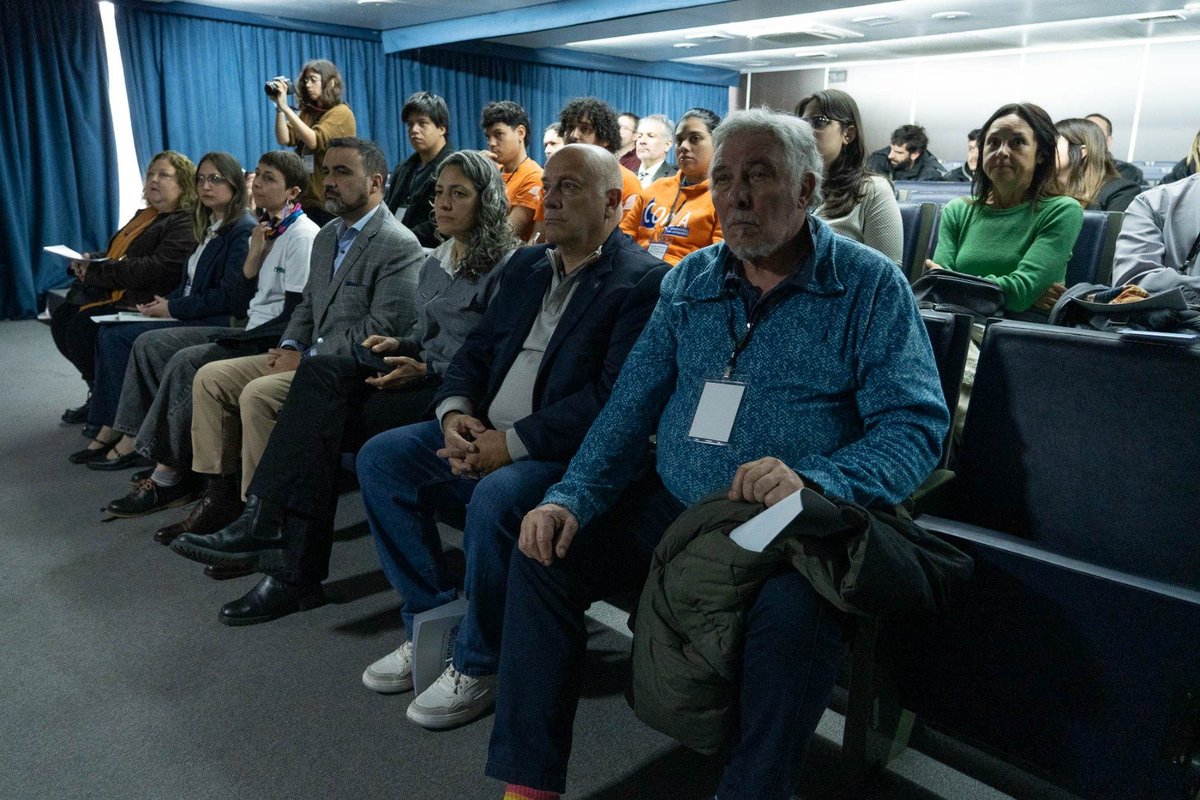 chipicastillo's tweet photo. Hoy participé, como presidente de la Comisión de Libertad de Expresión y Violencia Institucional, en el panel del Foro por el Estatuto del Periodista y la Libertad de expresión organizado en @HCDiputadosBA por el @SiPreBo y la @PrensaFATPREN Es urgente que el Congreso Nacional apruebe el nuevo proyecto presentado por las y los trabajadores de prensa