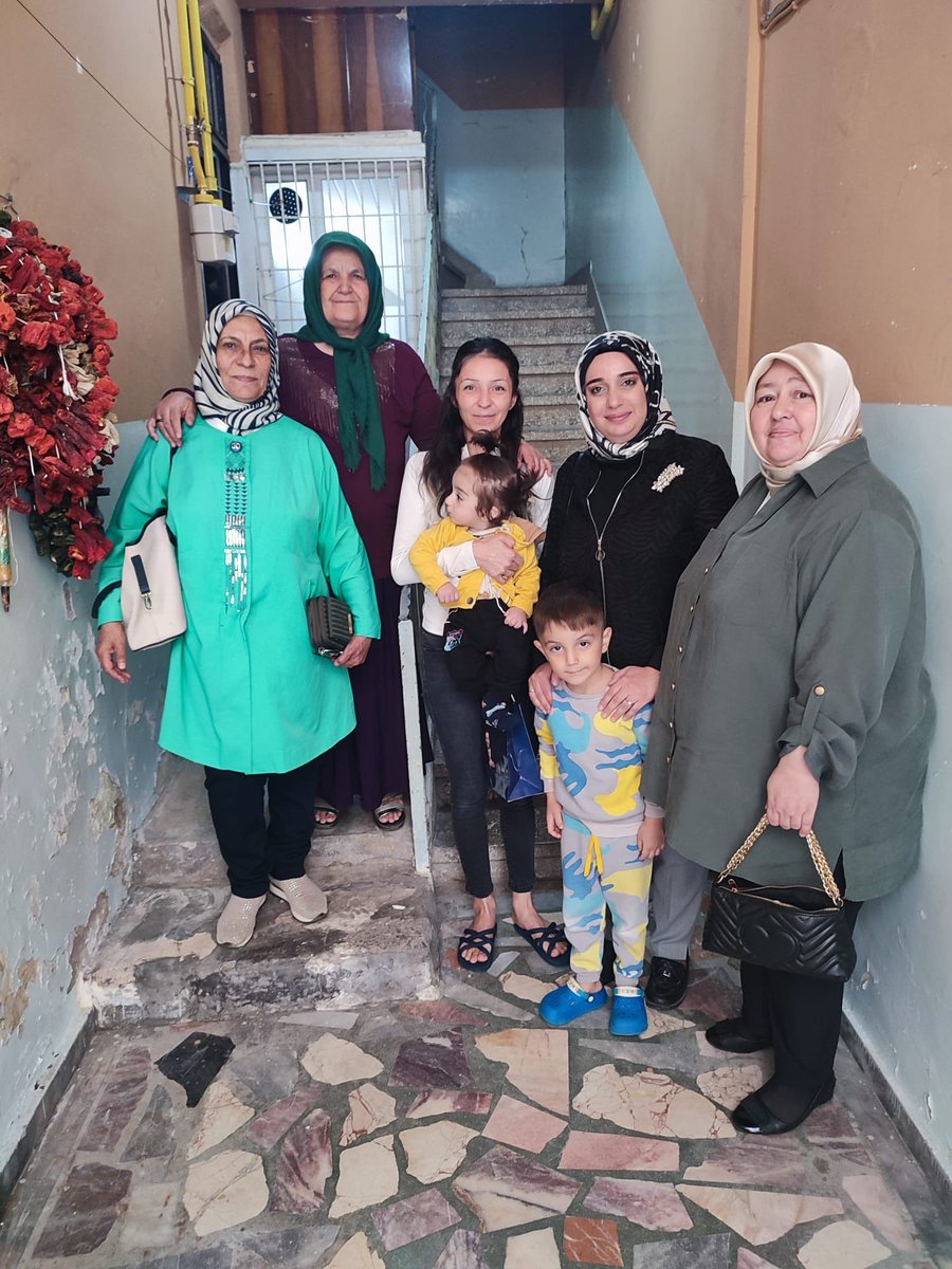 avdilanensari's tweet photo. Büyüklerimizin tecrübesi, teşkilatımızın en kıymetli mirasıdır🌸

Yönetim kurulu üyelerimizle birlikte Dünya Yaşlılar Günü vesilesiyle, partimize emek ve gönül vermiş kıymetli büyüklerimizi ziyaret ettik.

Kendilerine hayırlı uzun ömürler diliyorum. 

@tugbaisikercan 
@AKKADINGM https://t.co/at5gTMfpEA