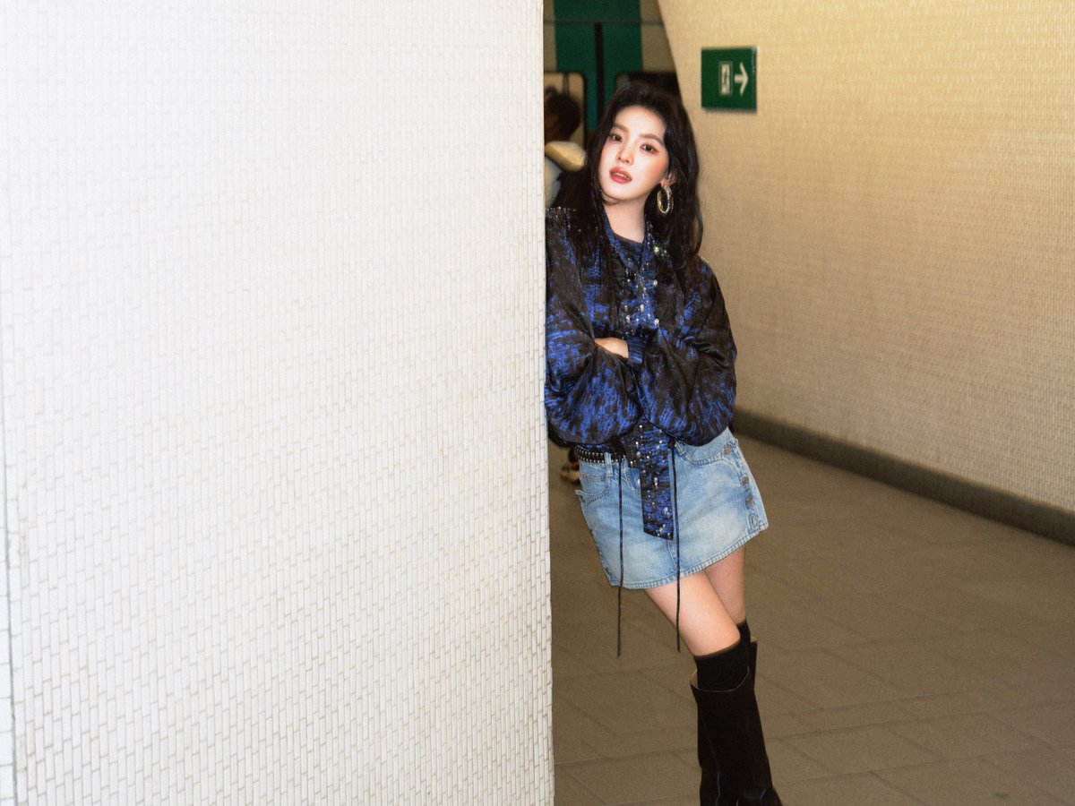 onbeingworthy's tweet photo. 🖤💙✨️

ZHANG RUONAN ATTENDS ISABEL MARANT PFW

#ZhangRuonan
#ZhangRuonanxIsabelMarant
#IsabelMarantSS27 https://t.co/w6QUzUikRX